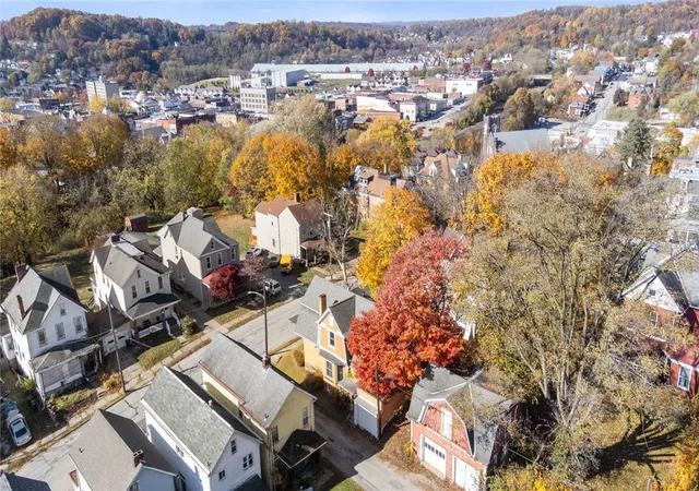 Homes for sale in Jeannette, PA | 17 E Gaskill Ave, Jeannette, PA 15644 | MLS# 1729852