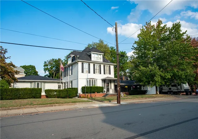 2nd image of 430 College Ave, Beaver, PA 15009 | MLS# 1729891