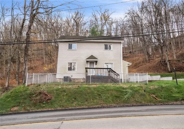 Homes for sale in Verona, PA | 1517 Hulton Road, Verona, PA 15147 | MLS# 1730197