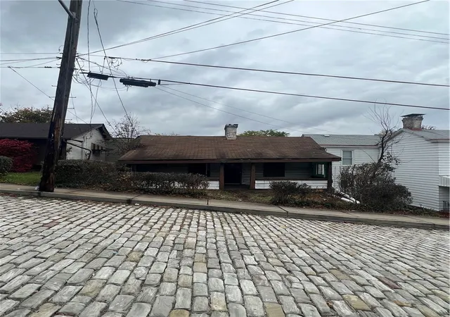 Homes for sale in Sheraden, PA | 1204 Sutherland St, Sheraden, PA 15204 | MLS# 1730531