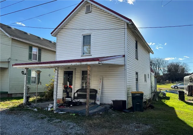 Homes for sale in Rostraver, PA | 425 Somers Street, Rostraver, PA 15072 | MLS# 1731143