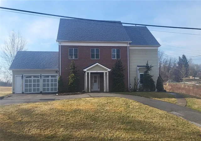 2nd image of 221 Felician Dr, Coraopolis, PA 15108 | MLS# 1731180