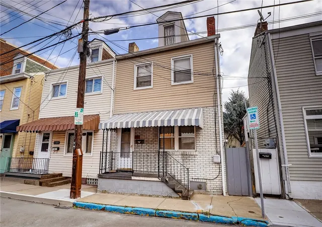 Homes for sale in South Side, PA | 137 S 16th St, South Side, PA 15203 | MLS# 1731264