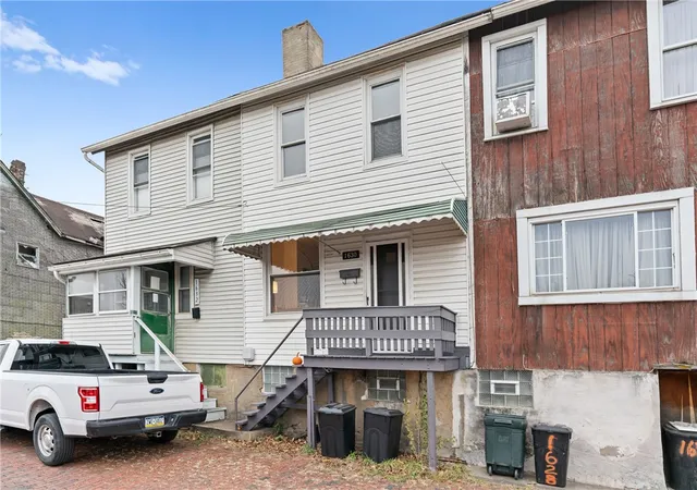 Homes for sale in Braddock, PA | 1630 Poplar Way, Braddock, PA 15104 | MLS# 1731179
