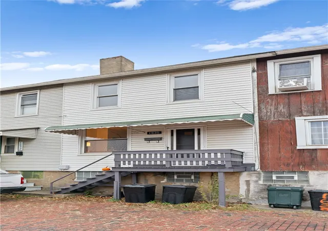 Homes for sale in Braddock, PA | 1630 Poplar Way, Braddock, PA 15104 | MLS# 1731179