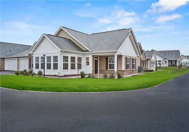 Homes for sale in Buffalo Twp, PA | 1261 Sandy Ridge Dr, Buffalo Twp, PA 16055 | MLS# 1731307
