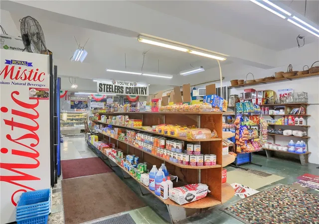 4th image of 726 Arlington Ave, New Castle, PA 16101 | MLS# 1731463