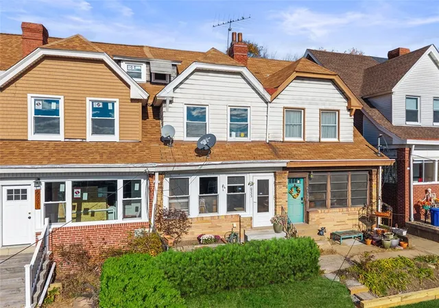 Homes for sale in Highland Park, PA | 6333 Glenview Pl, Highland Park, PA 15206 | MLS# 1731349