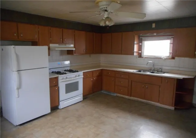 Homes for sale in California, PA | 635 Rear Wood St, California, PA 15419 | MLS# 1731911