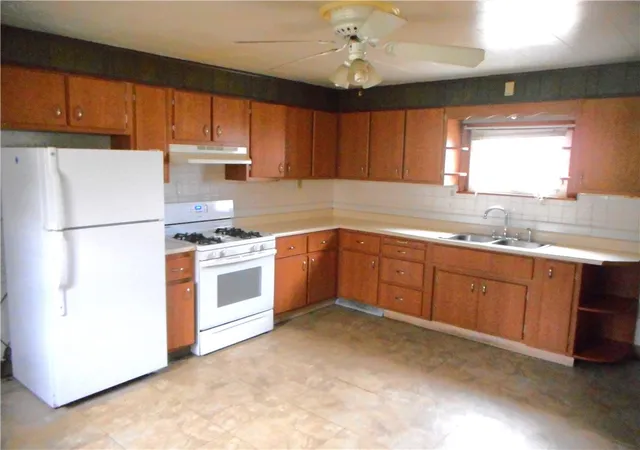 Homes for sale in California, PA | 635 Rear Wood St, California, PA 15419 | MLS# 1731911