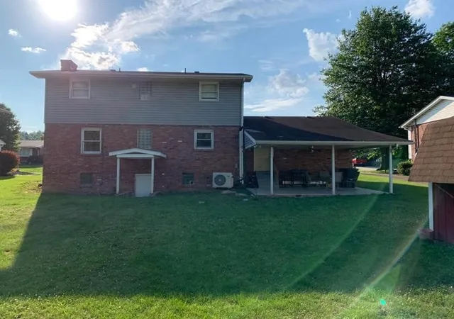 Homes for sale in Rostraver, PA | 206 Bonnie St, Rostraver, PA 15012 | MLS# 1732223