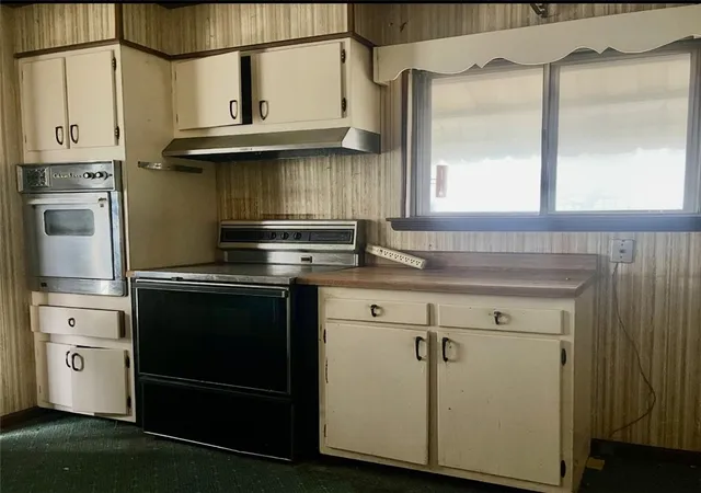 4th image of 5213 5Th Ave, Koppel, PA 16136 | MLS# 1732455