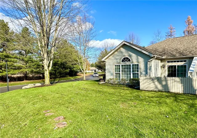 5th image of 3534 Hunters Woods Blvd, New Castle, PA 16105