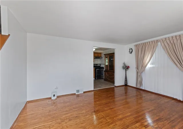 Homes for sale in Scott Twp, PA | 235 Cherrydell Dr, Scott Twp, PA 15220 | MLS# 1732502