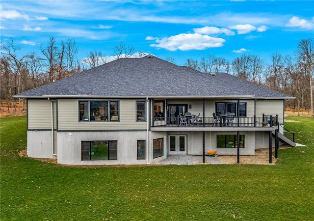 Photo 3 of Single family home for sale at 365 S Penn Rd, Franklin, PA 16323 | MLS# 1732643 | Listing updated on 2026-06-27