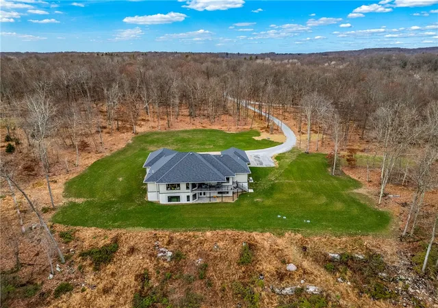 Photo 4 of Single family home for sale at 365 S Penn Rd, Franklin, PA 16323 | MLS# 1732643 | Listing updated on 2026-06-27