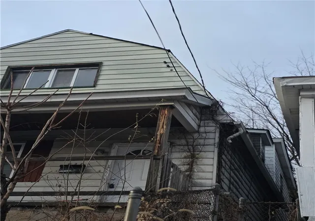Photo 3 of Sale Pending at 830 Frank St, Mc Kees Rocks, PA 15136 | MLS# 1732865 | Listing updated on 2026-07-16