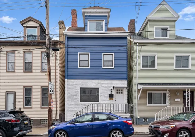 Homes for sale in Lawrenceville, PA | 5202 Keystone St, Lawrenceville, PA 15201 | MLS# 1732710