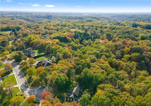 Homes for sale in Franklin Park, PA | 1607 Fieldstone Lane, Franklin Park, PA 15143 | MLS# 1732990