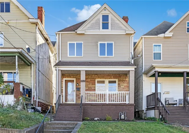 Homes for sale in Mt Washington, PA | 253 Southern Ave, Mt Washington, PA 15211 | MLS# 1732711