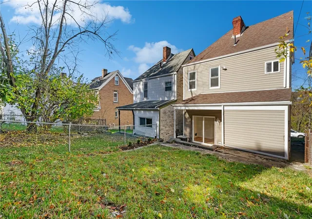Homes for sale in Mt Washington, PA | 253 Southern Ave, Mt Washington, PA 15211 | MLS# 1732711