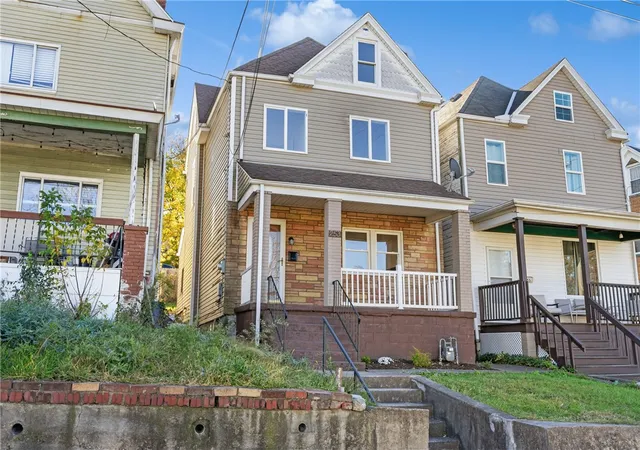 Homes for sale in Mt Washington, PA | 253 Southern Ave, Mt Washington, PA 15211 | MLS# 1732711