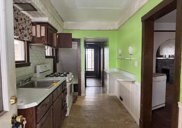 Photo 2 of Single family home for sale at 514 Hiland Ave, Coraopolis, PA 15108 | MLS# 1733100 | Listing updated on 2026-08-04