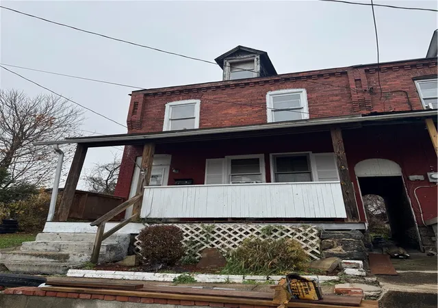 Homes for sale in South Connellsville, PA | 1727 2Nd St, South Connellsville, PA 15425 | MLS# 1733242