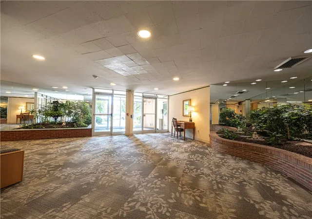 Listing Photo 5 - Condo for sale in building located at 4625 Fifth Ave, Oakland, PA 15213 - Unit #609