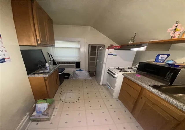 Listing Photo 2 - Condo for sale in building located at 2 Dakota St, Pittsburgh, PA 15205 - Unit #