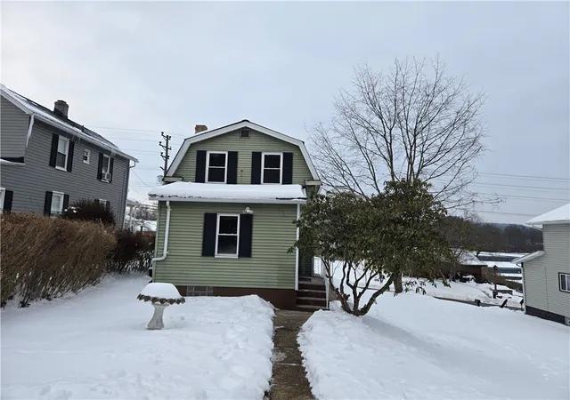 Photo 2 of Single family home for sale at 3517 West 3rd Ave, Beaver Falls, PA 15010 | MLS# 1733349 | Listing updated on 2026-04-27