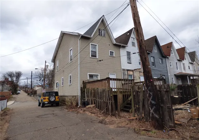 Homes for sale in Elliott, PA | 911 Amherst St, Elliott, PA 15220 | MLS# 1733382
