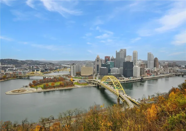 5th image of 1000 Grandview Avenue #401, Mt Washington, PA 15211 | MLS# 1733520