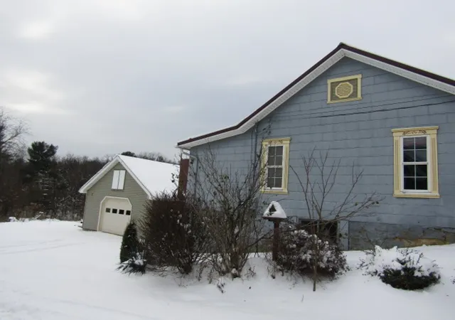 Photo 3 of Single family home for sale at 761 Route 18, Hanover Twp, PA 15021 | MLS# 1733617 | Listing updated on 2026-01-30