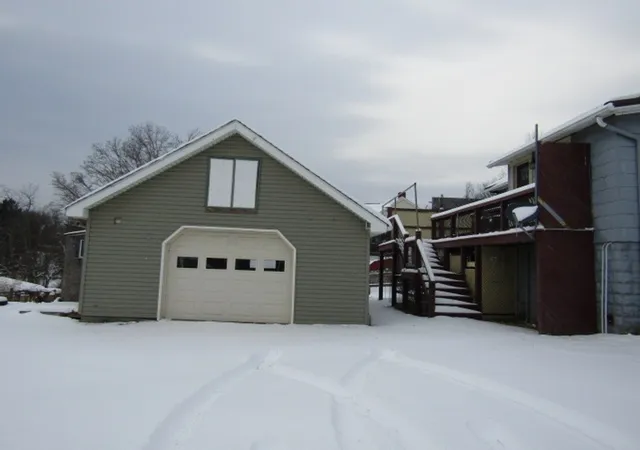 Photo 4 of Single family home for sale at 761 Route 18, Hanover Twp, PA 15021 | MLS# 1733617 | Listing updated on 2026-01-30