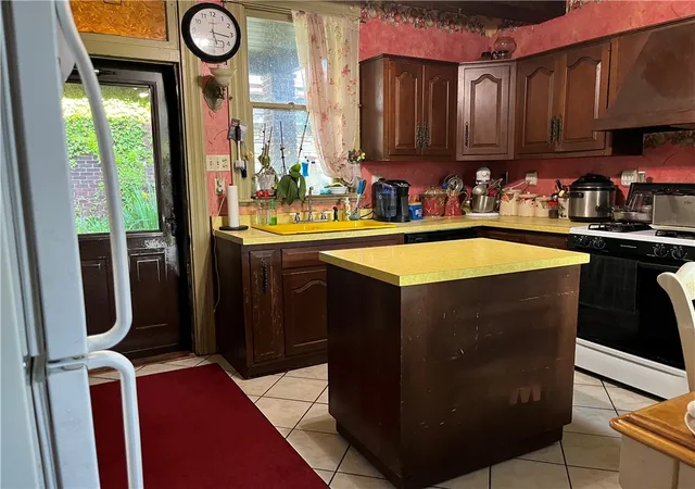Homes for sale in New Stanton, PA | 301 S Center Avenue, New Stanton, PA 15672 | MLS# 1733716