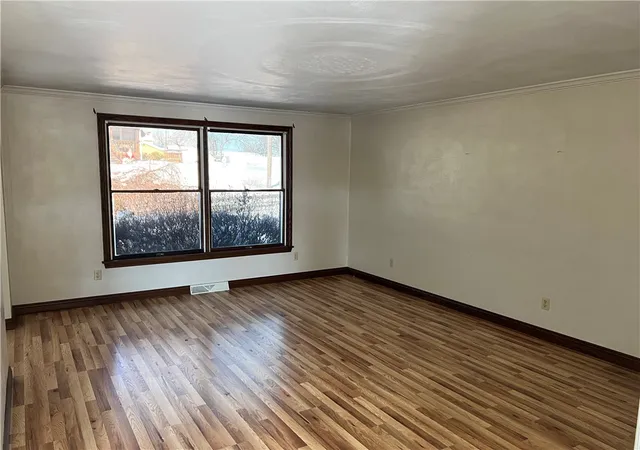 2nd image of 1014 Jefferson Ave, Jeannette, PA 15644 | MLS# 1733730