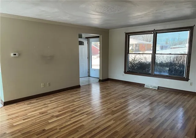 Photo 3 of Single family home for sale at 1014 Jefferson Ave, Jeannette, PA 15644 | MLS# 1733730 | Listing updated on 2026-07-23