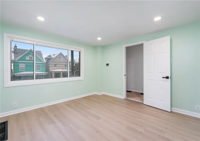 4th image of 67 Ruth St, Mt Washington, PA 15211 | MLS# 1733652
