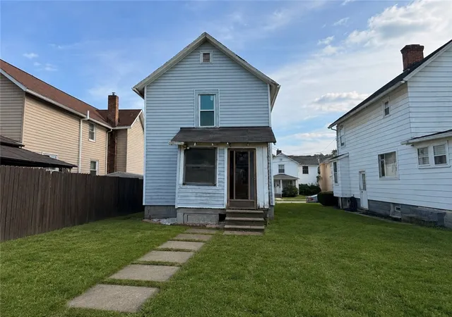 2nd image of 626 Todd Ave, Ellwood City, PA 16117 | MLS# 1733664