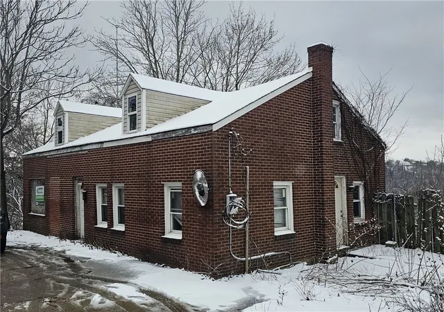 Photo 1 of Single family home for sale at 2851 Mount Troy Rd, Pittsburgh, PA 15212 | MLS# 1734979 | Listing updated on 2026-06-26