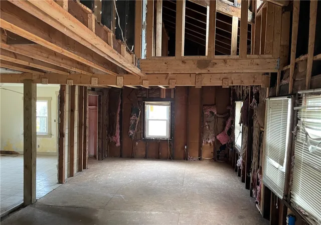 Photo 3 of Single family home for sale at 2851 Mount Troy Rd, Pittsburgh, PA 15212 | MLS# 1734979 | Listing updated on 2026-06-26