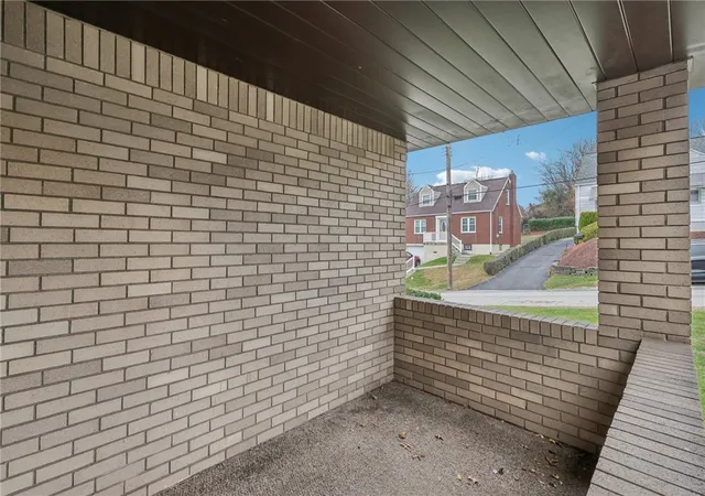 Photo 3 of Single family home for sale at 814 Laura Ave, West Mifflin, PA 15122 | MLS# 1735013 | Listing updated on 2026-03-06