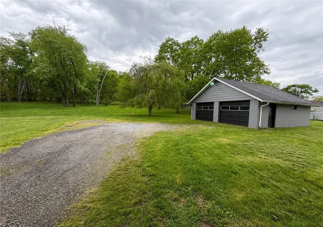14th image of 416 Country Club Dr, Ellwood City, PA 16117 | MLS# 1735069