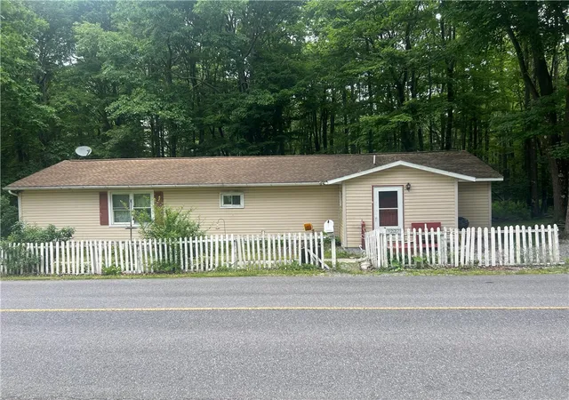 Homes for sale in Ogle Twp, PA | 1227 Mount Carmel Dr, Ogle Twp, PA 15963 | MLS# 1735098