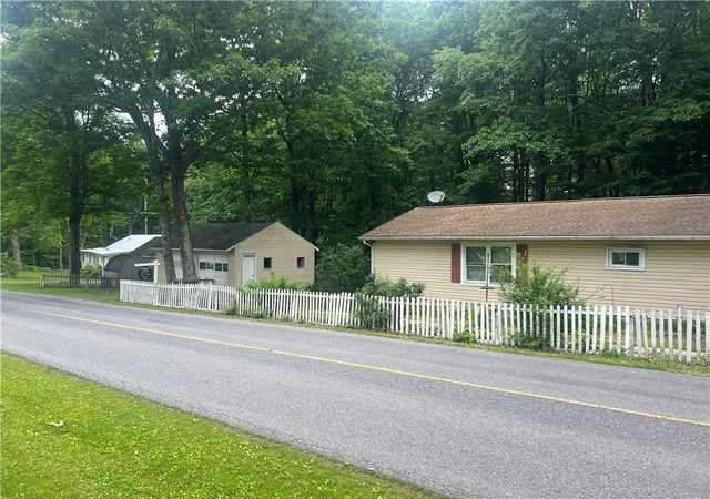 Homes for sale in Ogle Twp, PA | 1227 Mount Carmel Dr, Ogle Twp, PA 15963 | MLS# 1735098