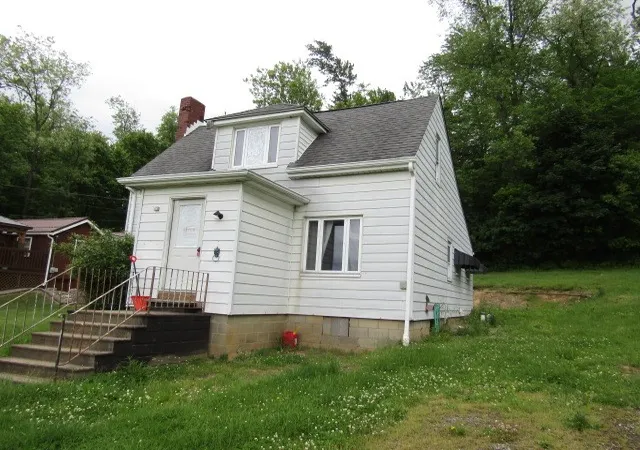 Homes for sale in Penn Twp, PA | 6239 Old Route 8, Penn Twp, PA 16002 | MLS# 1735037