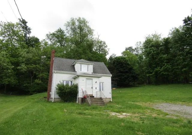 Homes for sale in Penn Twp, PA | 6239 Old Route 8, Penn Twp, PA 16002 | MLS# 1735037