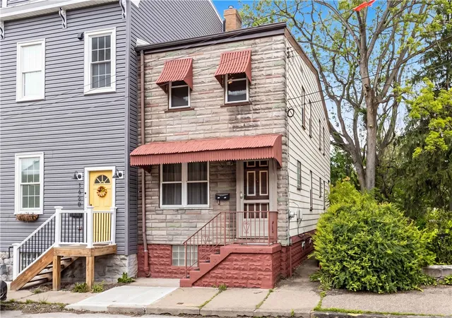 Homes for sale in Troy Hill, PA | 1622 Harpster St, Troy Hill, PA 15212 | MLS# 1735253