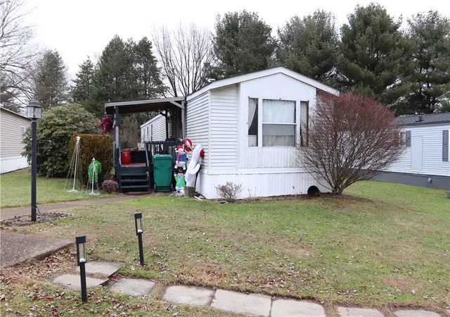 Photo 3 of Manufactured home for sale at 26 Landis Ave, Cranberry Township, PA 16066 | MLS# 1735306 | Listing updated on 2026-04-29